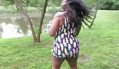 Black girl shows off just how seductive and quirky she can be so she farts hard
