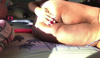 Ebony fatty masturbates because she is bored as fuck and she loves the feeling