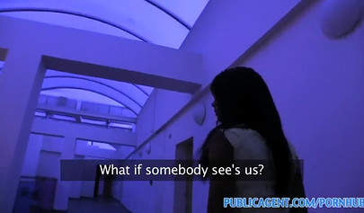 Ebony amateur slut agrees to fuck a stranger for loads of cash in her apartment