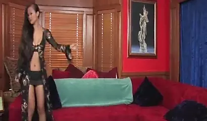 Black teen slut gives a proper massage by stroking a dick and making it cum