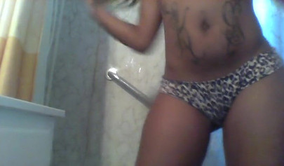 Black amateur with small tits shakes her fat ass and twerks before masturbating