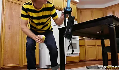 Skinny ebony satisfying a blonde guy in the bedroom