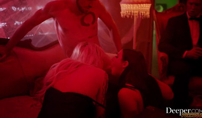 Great orgy with beautiful girls in the club