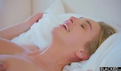 Black & white beauties prefer facesitting and rimjob