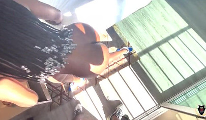 Bootylicious ebony gets nailed by her boss in the rays of sun