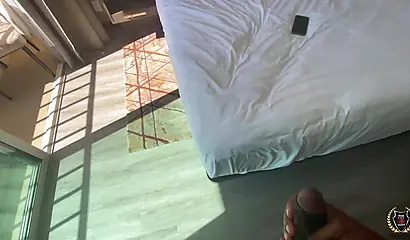 Bootylicious ebony gets nailed by her boss in the rays of sun