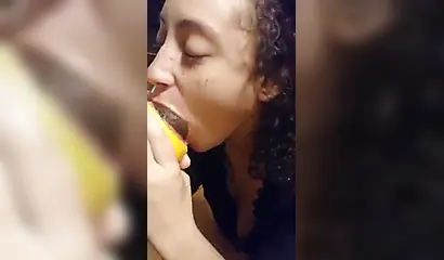 Amateur blowjob and sex with curly-haired ebony babe