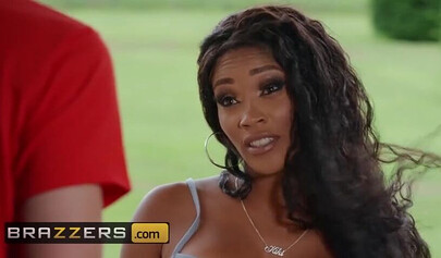 Ebony neighbor Kiki Minaj loves ass fucking on the couch