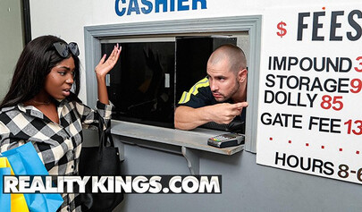 Slutty ebony Tori Montana deepthroats white cock and rides it