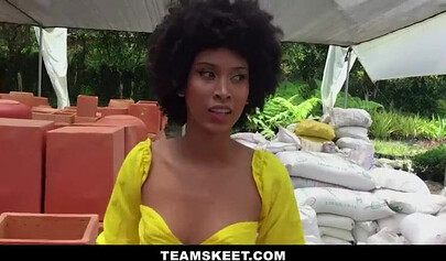 Janeth Black gets her hairy pussy fucked after a hot blowjob