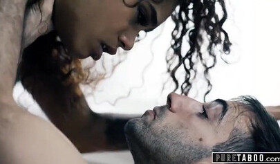 Scarlit Scandal is having fun with a delivery guy during a pandemic