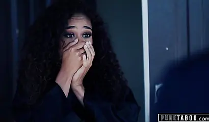 Scarlit Scandal is having fun with a delivery guy during a pandemic