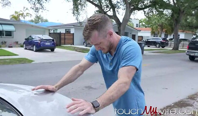 Cecilia Lion is sucking a thick white cock and riding it