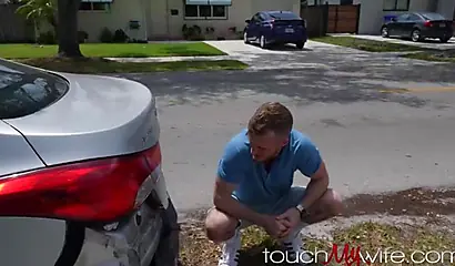 Cecilia Lion is sucking a thick white cock and riding it