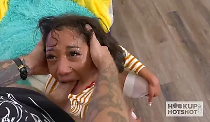 18-Year-Old Alicia Reign's First Date Fuck