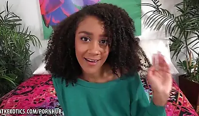 Bubbly Ariana Aimes Squirts Milk from Her Tits