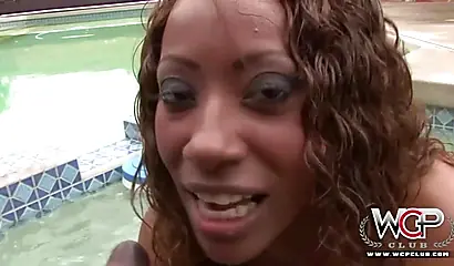 Bootaliscious Cherokee MILF