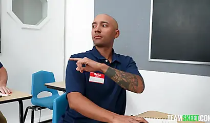 HR Başörtülü Kız Sonunda Pes Etti