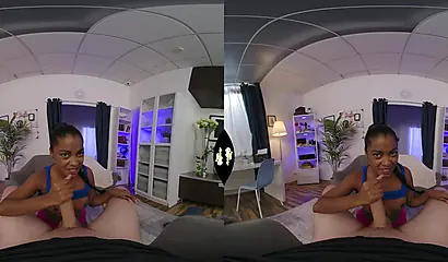 VR視点：巨乳と巨尻に大量の精液が放出される