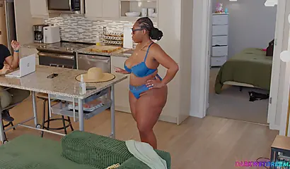 Ebony Beautys großer Arsch Handjob
